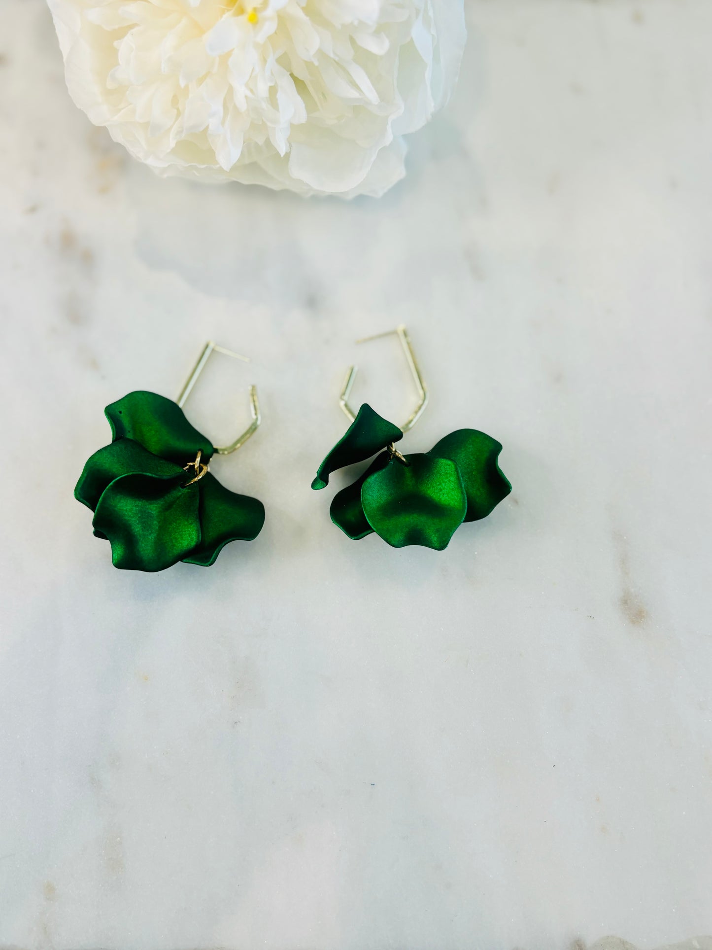 Mini Falling For You Earrings Pearl Green