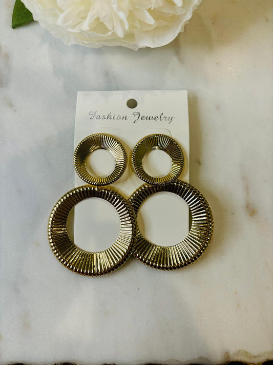 My Sister Circle Earrings - Gold